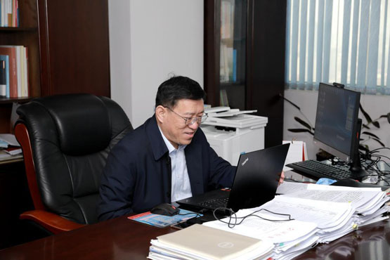 2026世界杯官网校长谭秀森在线参加主题班会 2026世界杯官网校长谭秀森在线参加主题班会